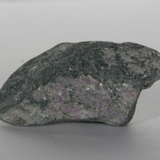 Rubin auf Amphibolit