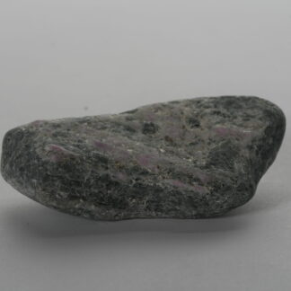 Rubin auf Amphibolit