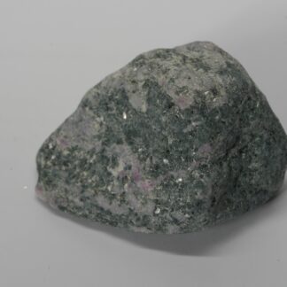 Rubin auf Amphibolit s13