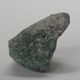 Rubin auf Amphibolit s11